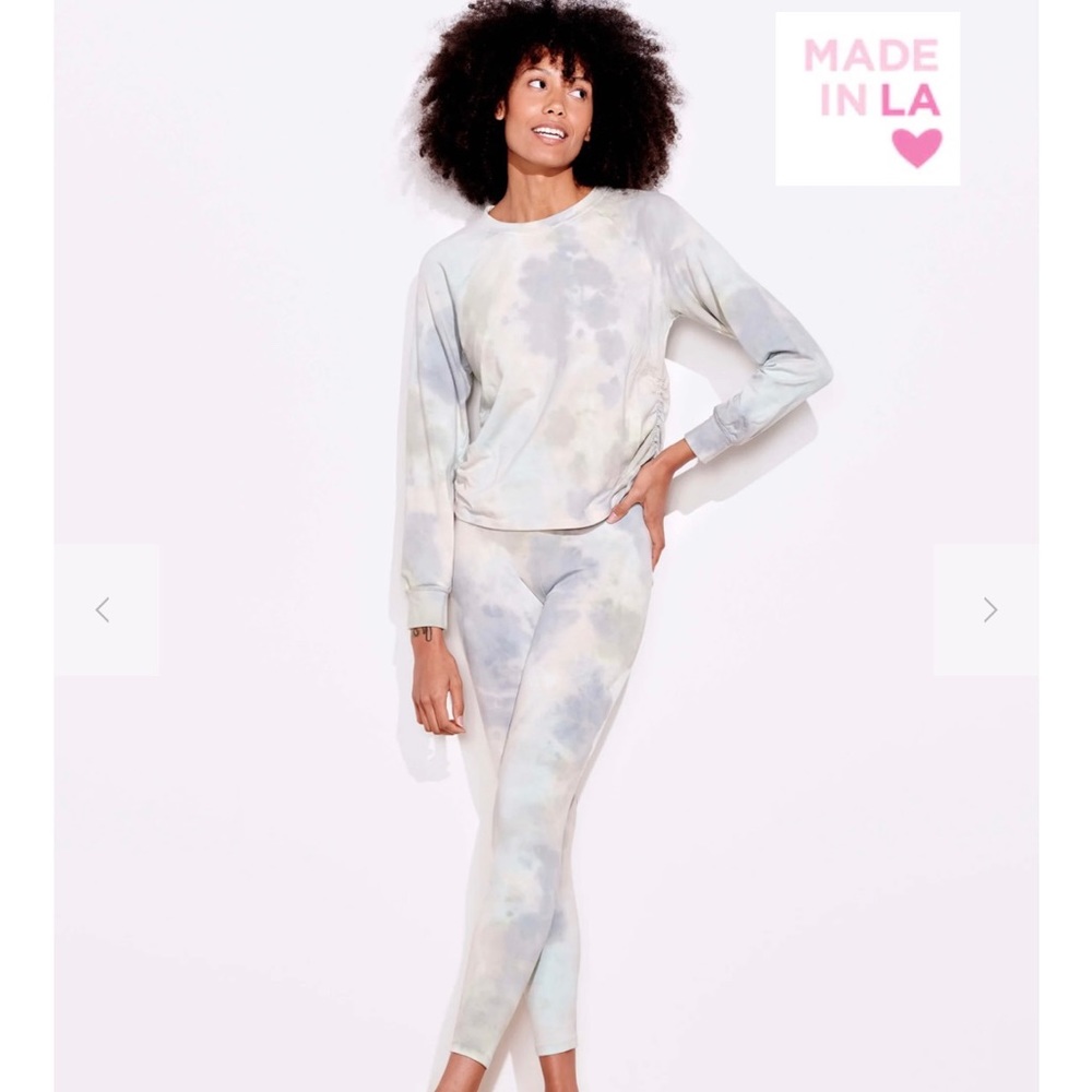 Sundry yoga outfit pants and sweatshirt